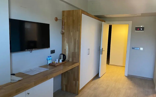 Grand Özalp Ai̇rport Hotel