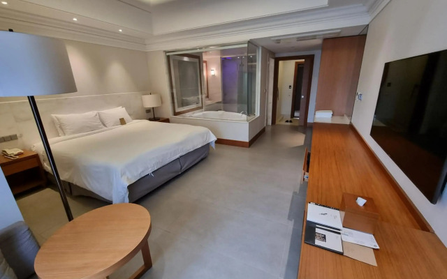 Pine Grove Hotel