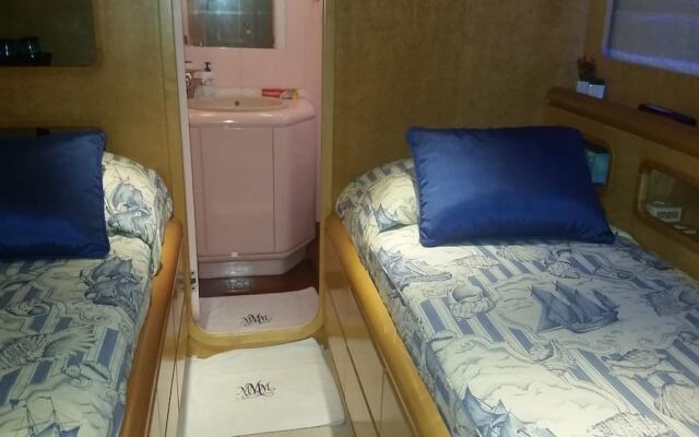 Riti Yacht