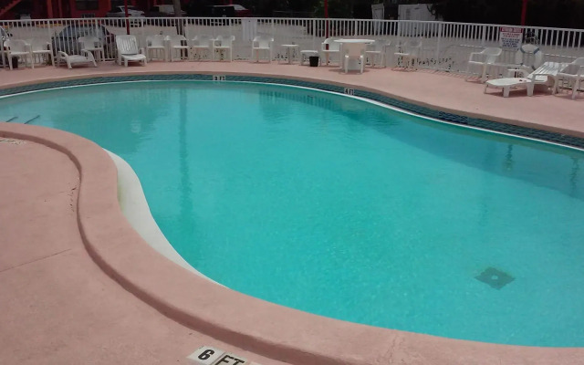 Summer Breeze Motel