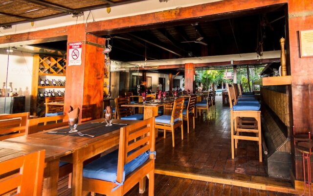 Café de Playa Beach Front Hotel