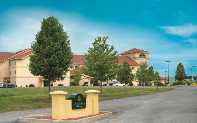 Comfort Inn & Suites Verona at Turning Stone Resort Casino