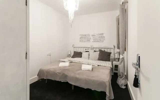 Samba in Gandia With 3 Bedrooms and 1 Bathrooms