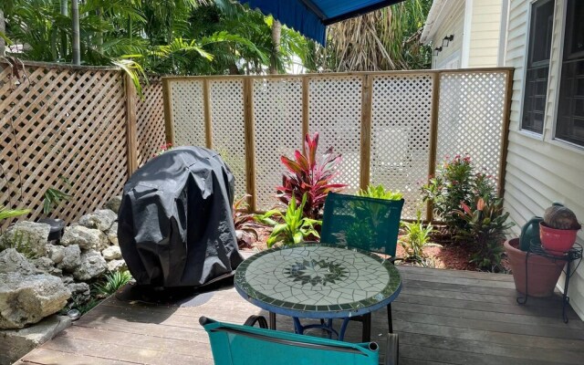 Tranquility by Avantstay Close to Duval St w/ BBQ & Shared Pool