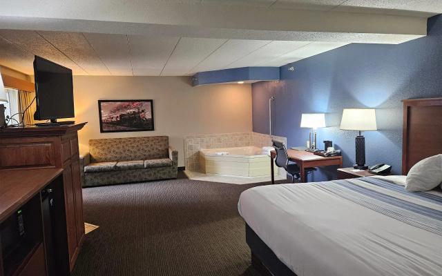 AmericInn by Wyndham Marshall