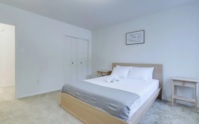 Apt Near Airport in Crystal City