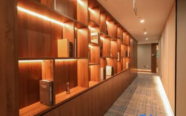 Qingmu Platinum Hotel