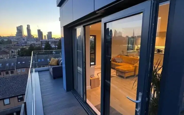 3br-3bath-central London-parking-petsok-fireplace