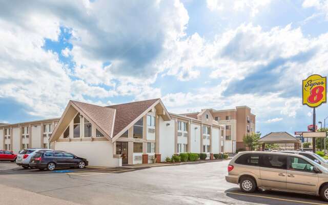 Super 8 by Wyndham Wichita Airport