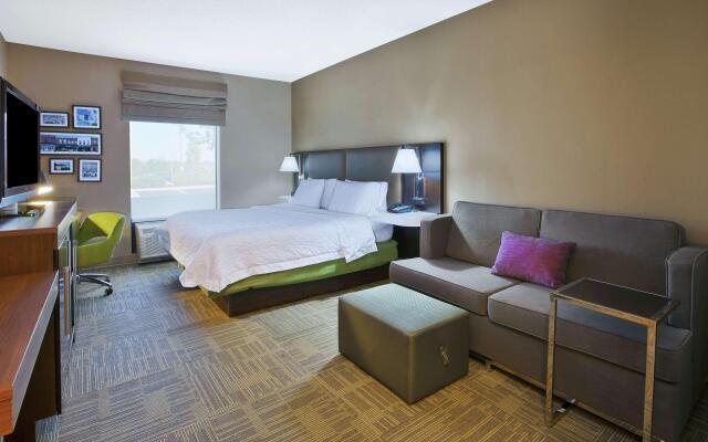 Hampton Inn Commerce Novi