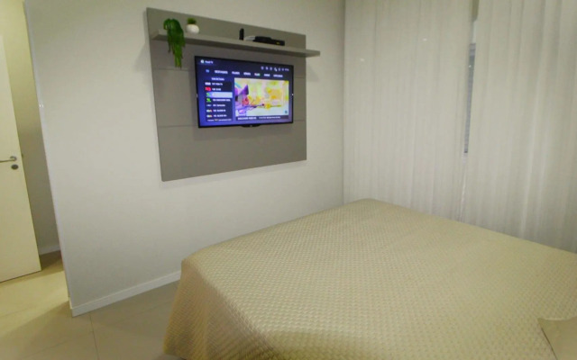 1077 Excelente opção com duas suítes no centro de Bombinhas