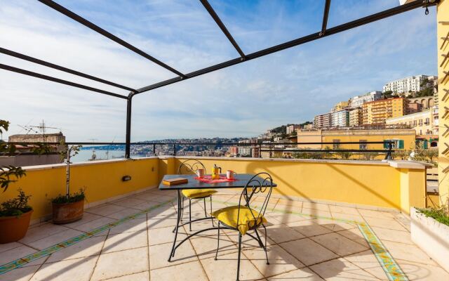 Bright Rooftop by Napoliapartments