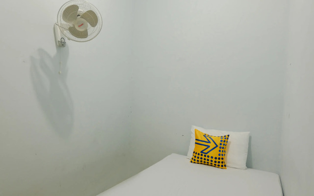 SPOT ON 1711 Serayu Sumbersari Residence