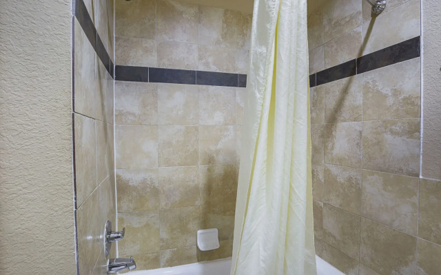 Scottish Inn & Suites Baytown