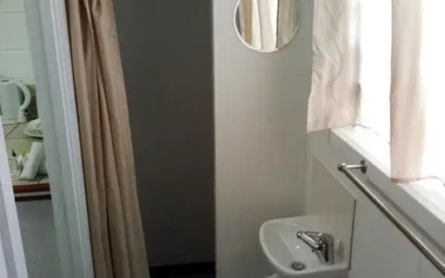 Young Australian Hotel