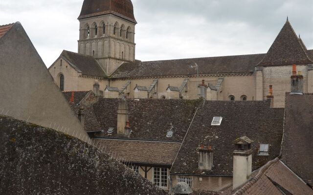 Abbaye De Maizieres