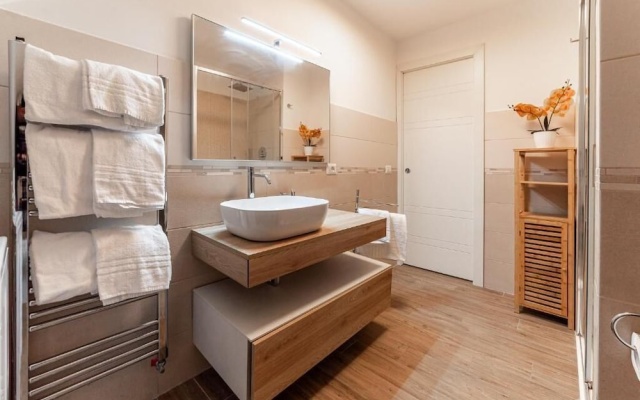 Elegant Penthouse - Metro Conca d'Oro