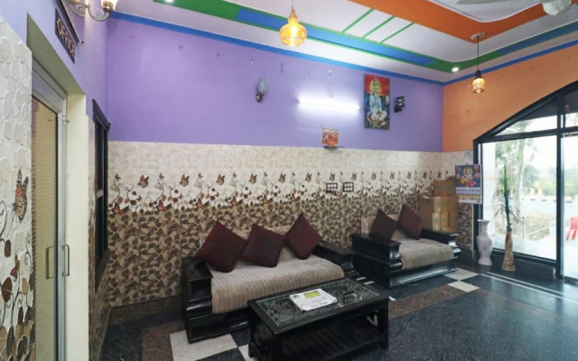 Tr Hotel By OYO Rooms