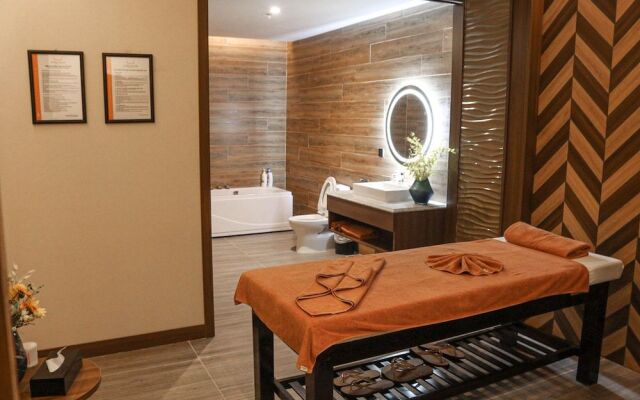 Muong Thanh Luxury Ha Long Centre Hotel