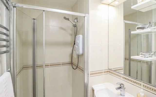Oakley View Apartment