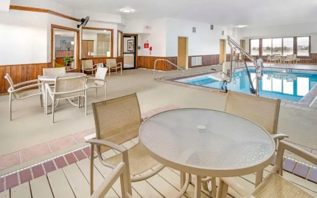 Holiday Inn Express Celina