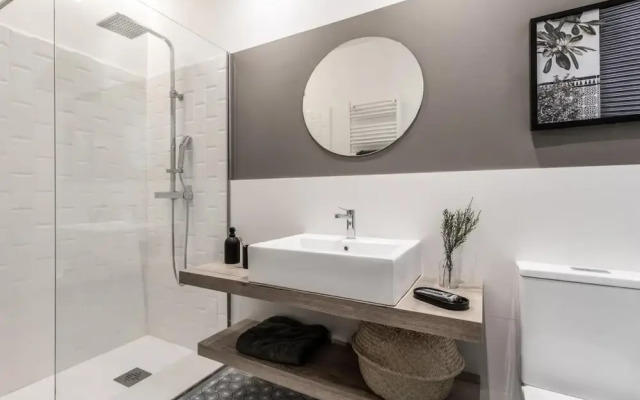 Ojen - 4 Bedrooms in Trafalgar