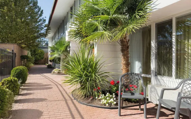 Travelodge Victoria Airport