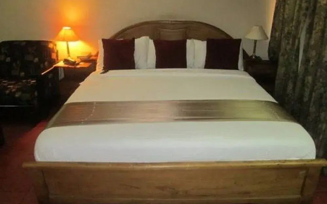 Crystal Palace Hotel
