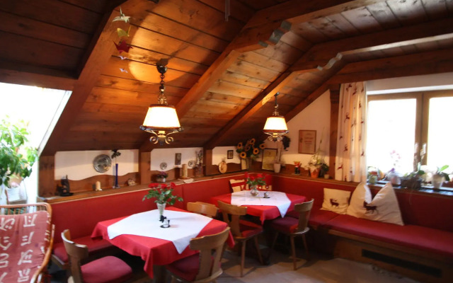 Apartment Near Forest in Salzburg