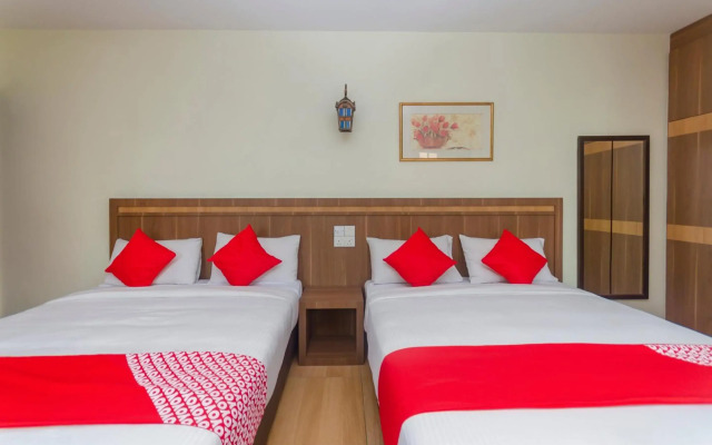 Super OYO 596 The Vintage Hotel