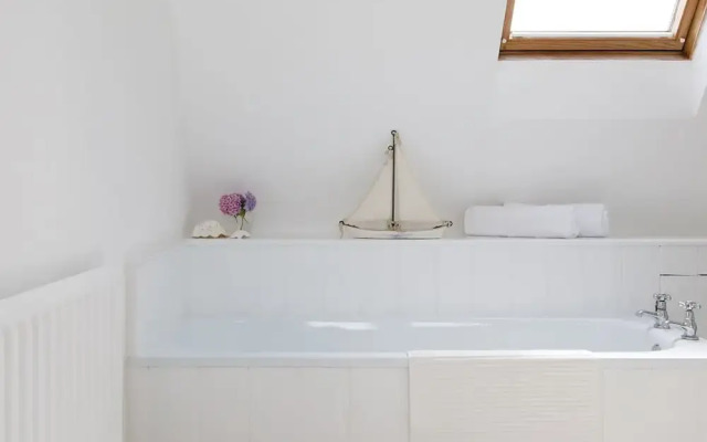 Secluded Rural Retreat Close to Beach - Sleeps 12