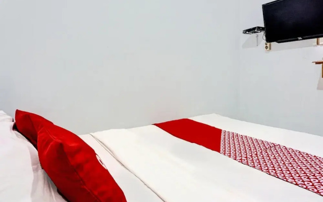 OYO Life 92021 Dua Putra Homestay Klayar