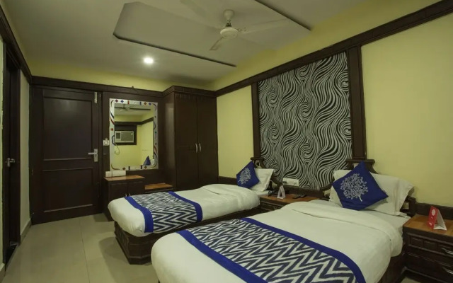 OYO 5738 Hotel Lords Inn