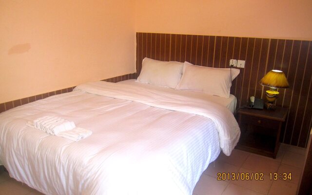 Hotel Half Moon