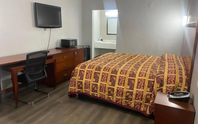 American Inn & Suites