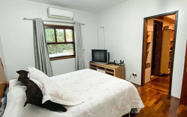 Casa com espaço gourmet, home office e 3 suítes \- Granja Viana