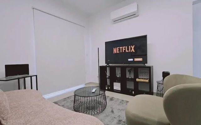 104 NIC - 402 Stay Cosmo City Suite