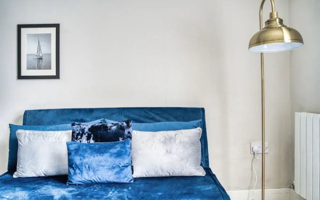 Spacious 1 Bedroom Near Hospital