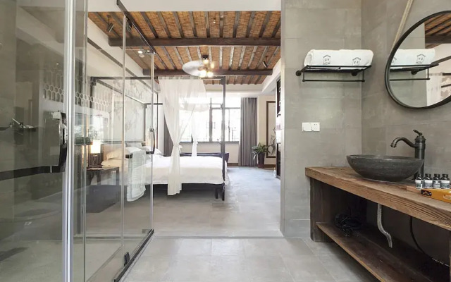 Wuzhen Ziye Musu Inn
