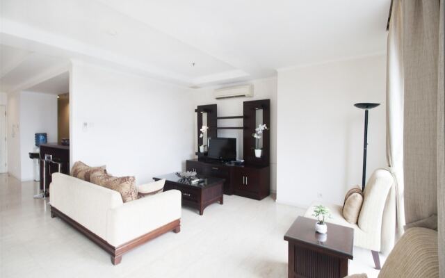 3 Bedroom at FX Sudirman by Travelio