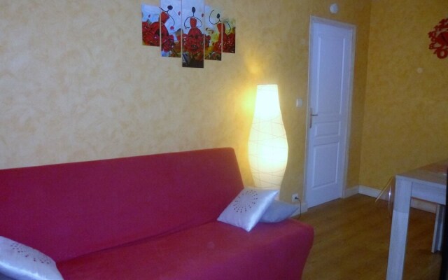 Apartment With 2 Bedrooms in Saint-esteben, With Wonderful Mountain Vi