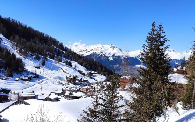 Atmospheric 14-person Chalet in Plagne 1800