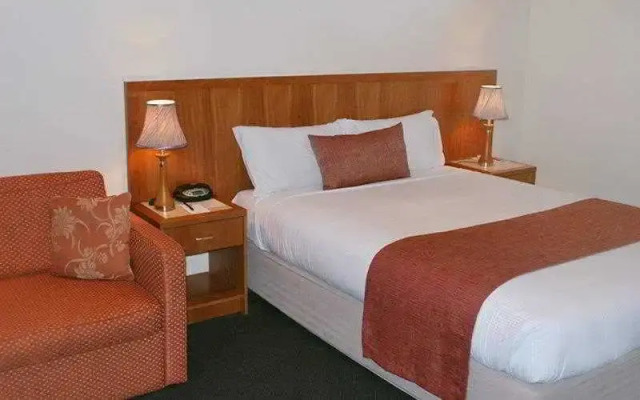 Best Western - Philip Lodge Motel
