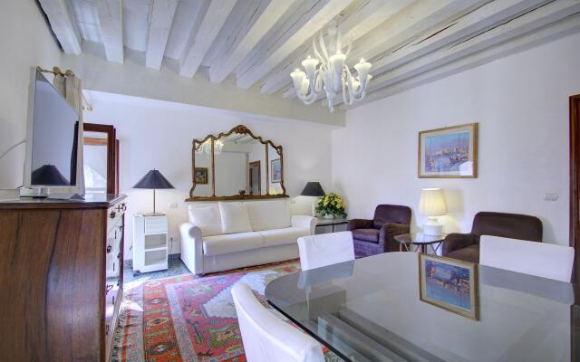 SAN MARCO CANAL VIEW#2 aircond, 4 pax, 120sqm Wifi