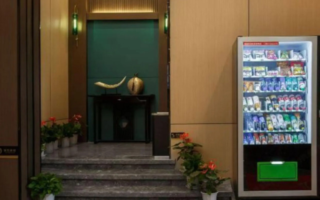 Huangshi Hotel 168