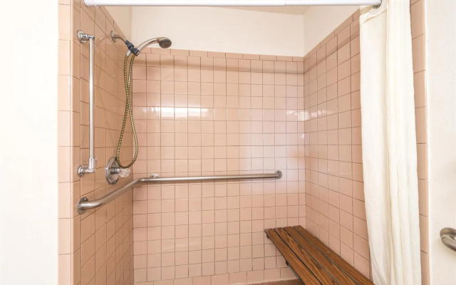 Super 8 By Wyndham Waco University Area