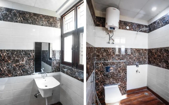 Hotel The Geetika Palace by OYO Rooms