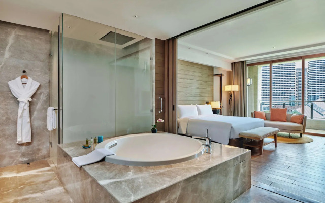 DoubleTree by Hilton Shanwei