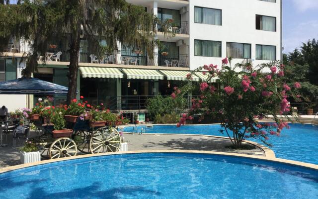 Park Hotel Briz All Inclusive- Free Parking