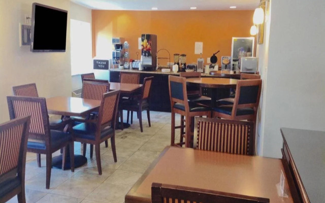 Motel 6 - Harrisburg, PA - Near PA Expo Center